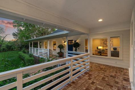 15119 Grove Street Healdsburg CA 95448