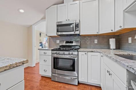 15119 Grove Street Healdsburg CA 95448