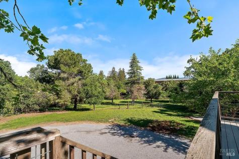15119 Grove Street Healdsburg CA 95448