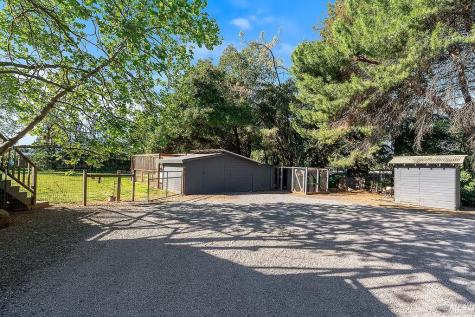 15119 Grove Street Healdsburg CA 95448