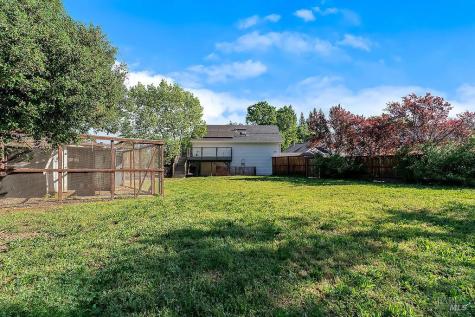 15119 Grove Street Healdsburg CA 95448