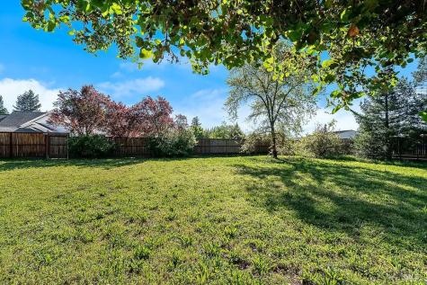 15119 Grove Street Healdsburg CA 95448