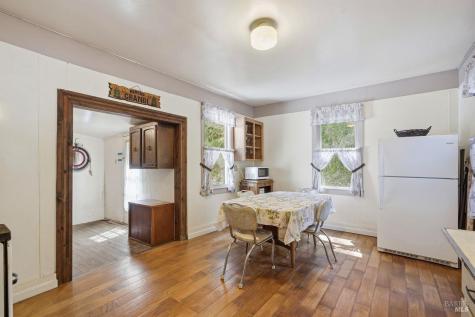 886 Montgomery Road Sebastopol CA 95472