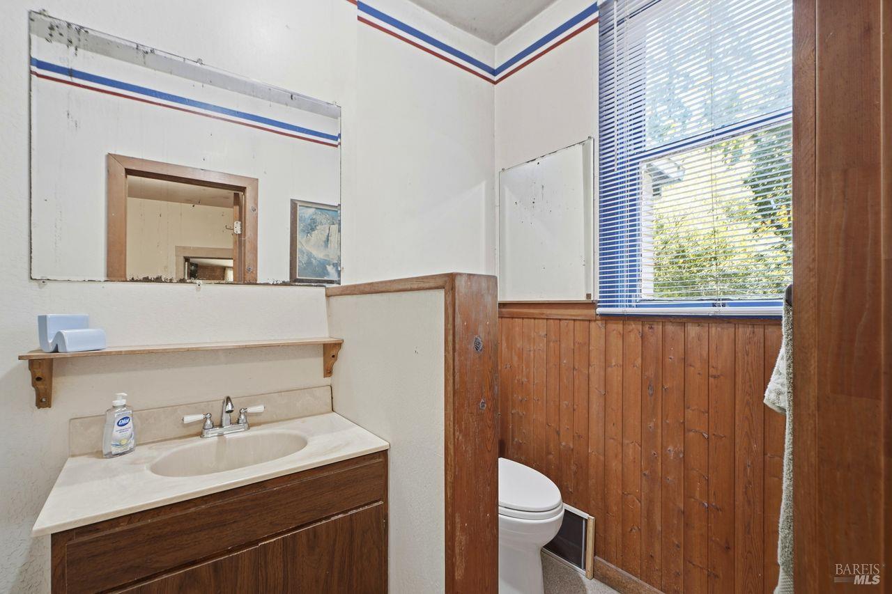 886 Montgomery Road Sebastopol CA 95472
