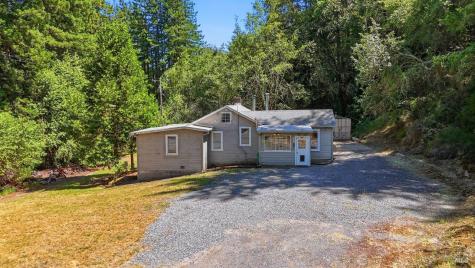 886 Montgomery Road Sebastopol CA 95472
