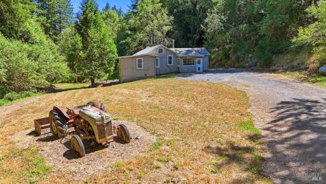 886 Montgomery Road Sebastopol CA 95472