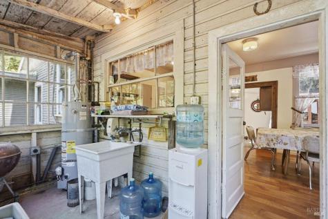 886 Montgomery Road Sebastopol CA 95472