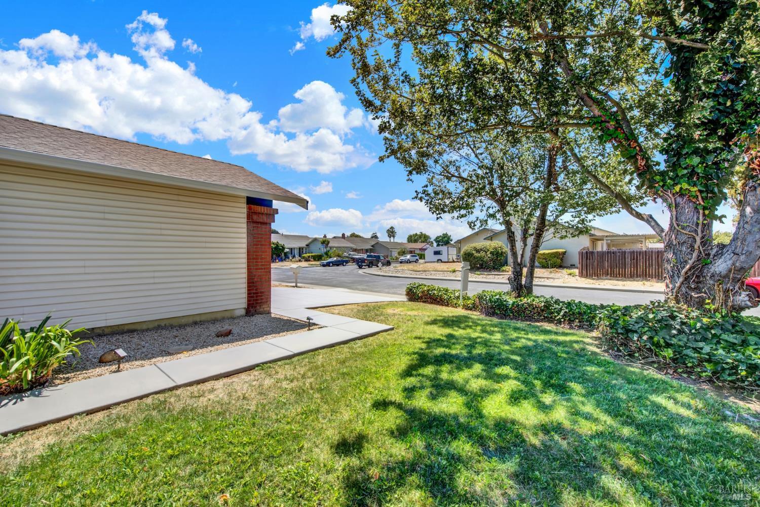 519 Crested Drive Suisun City CA 94585