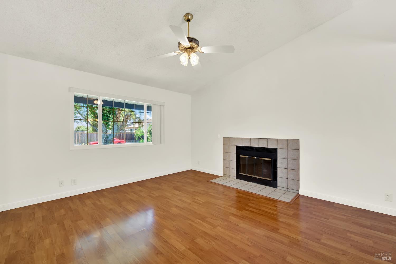 519 Crested Drive Suisun City CA 94585
