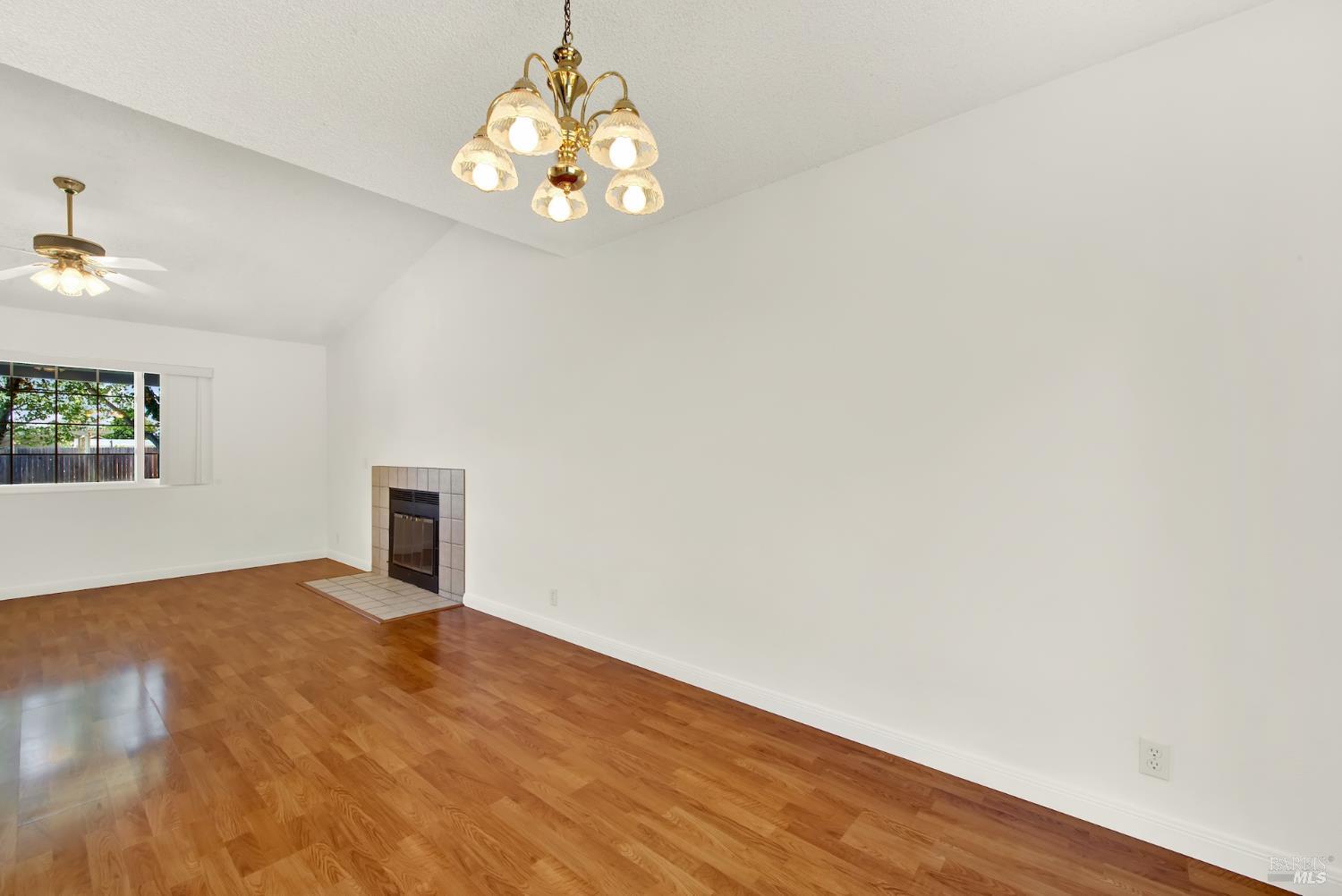 519 Crested Drive Suisun City CA 94585