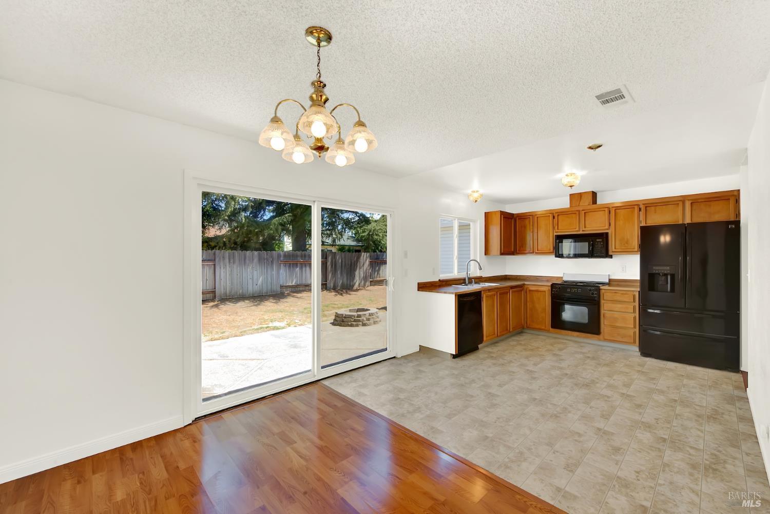 519 Crested Drive Suisun City CA 94585