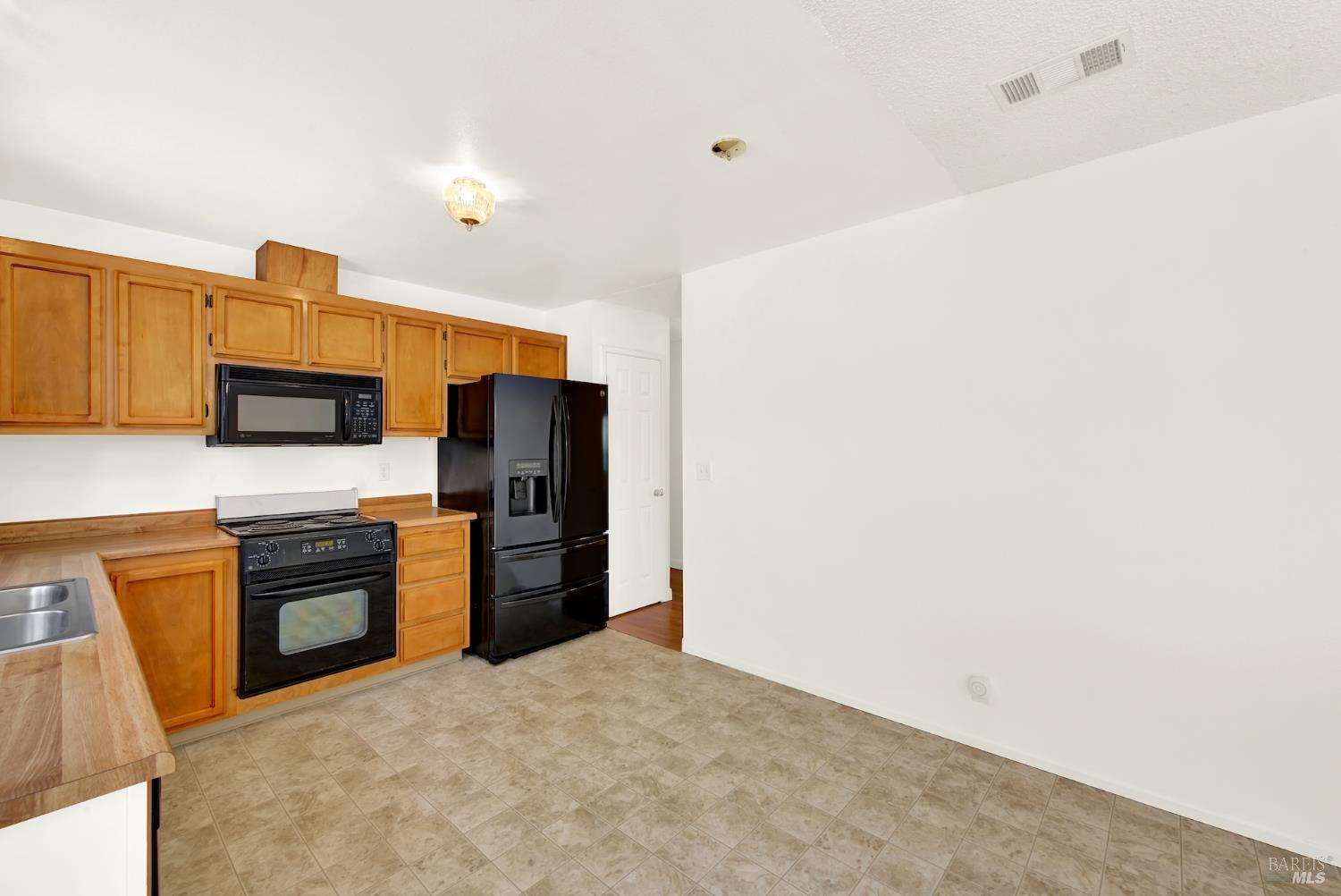 519 Crested Drive Suisun City CA 94585