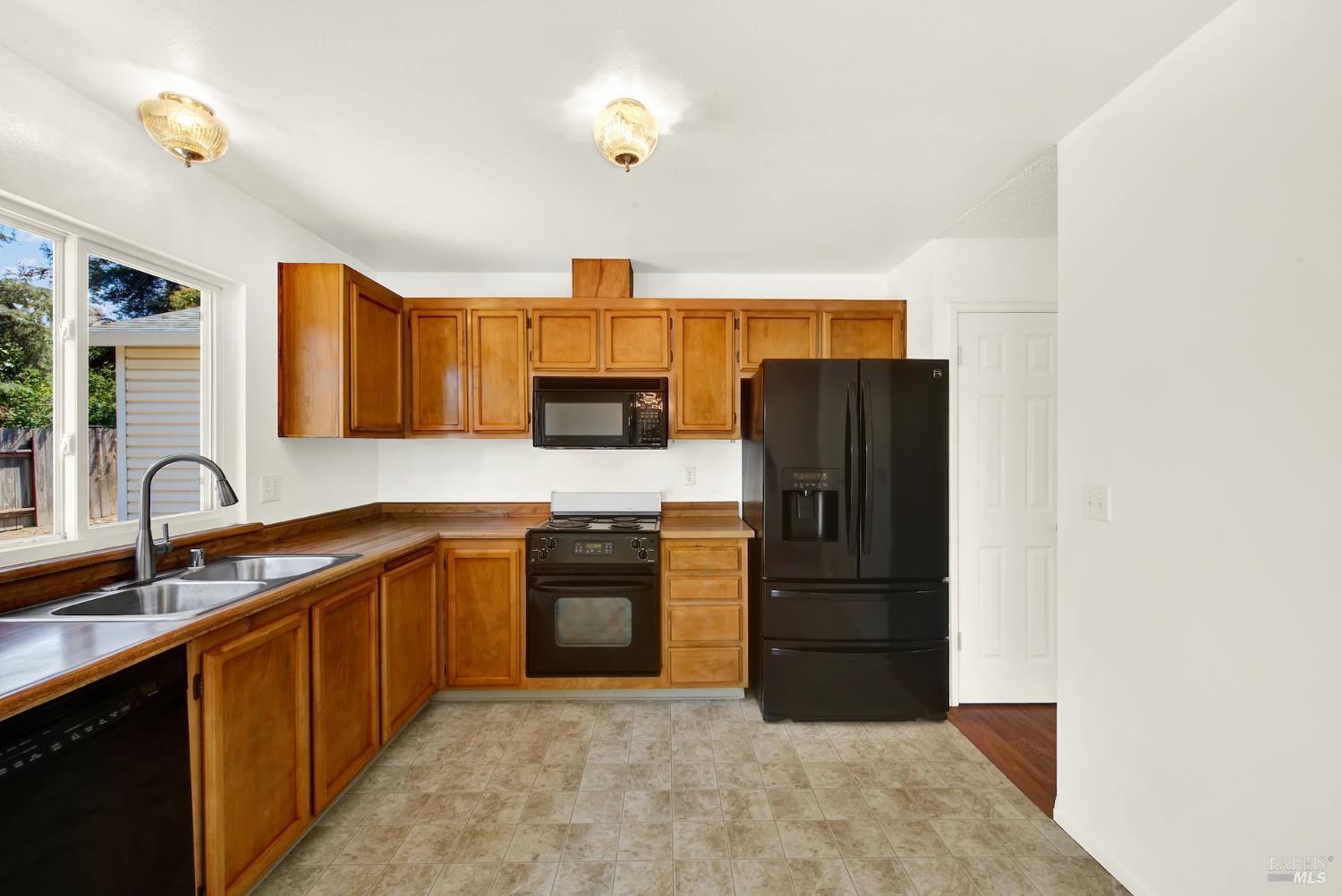 519 Crested Drive Suisun City CA 94585