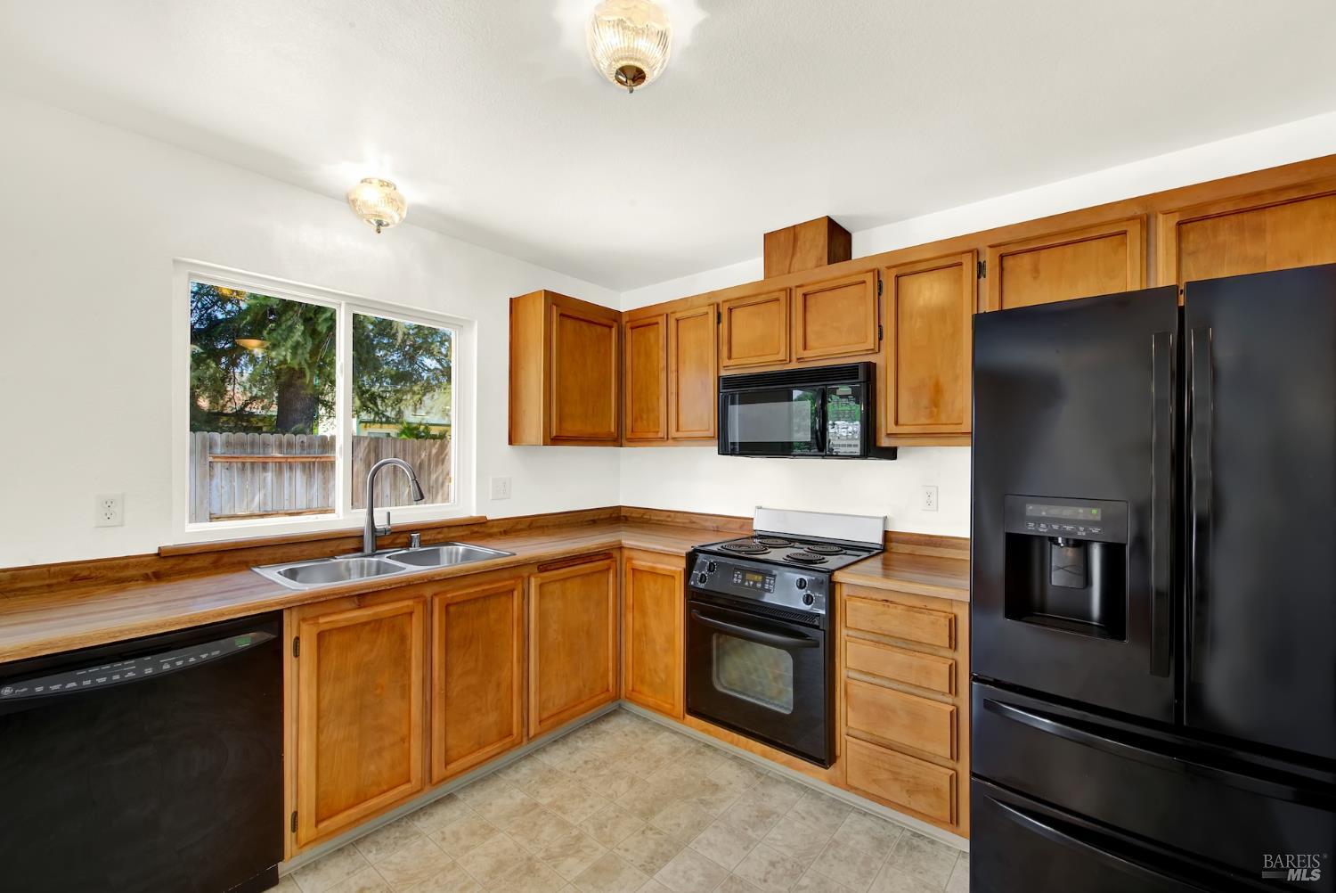 519 Crested Drive Suisun City CA 94585