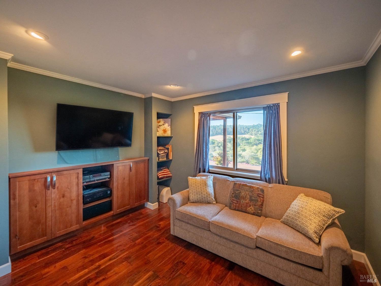 43500 Crispin Road Manchester CA 95459