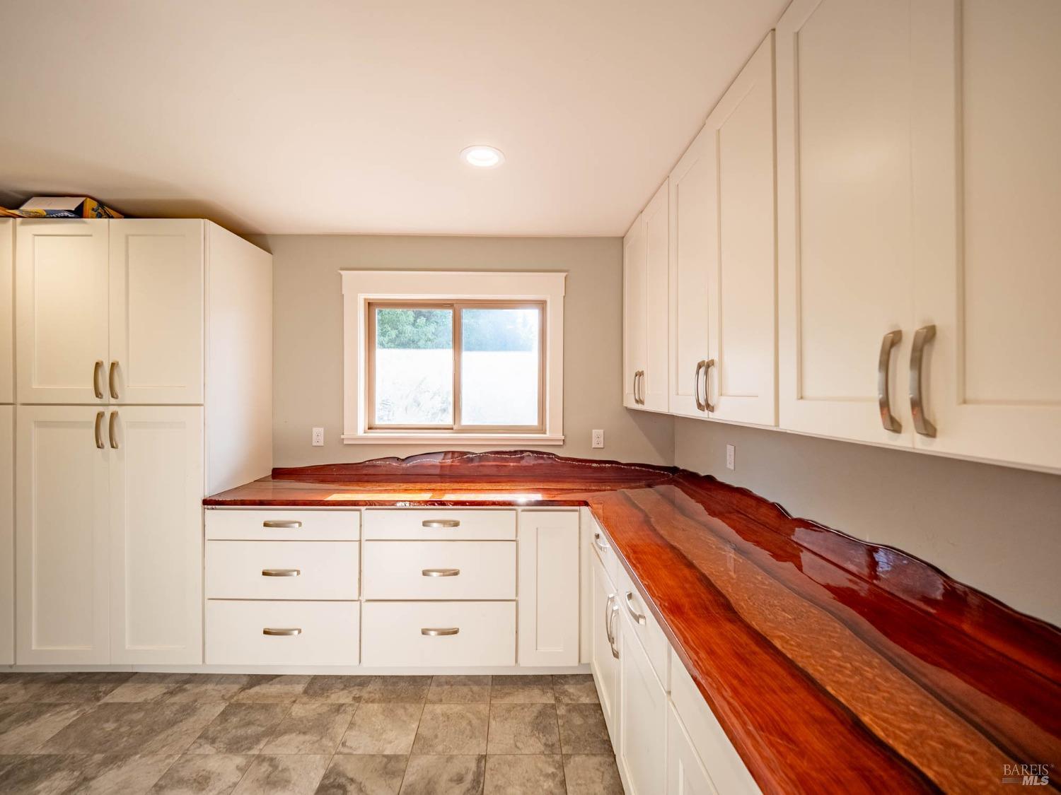43500 Crispin Road Manchester CA 95459