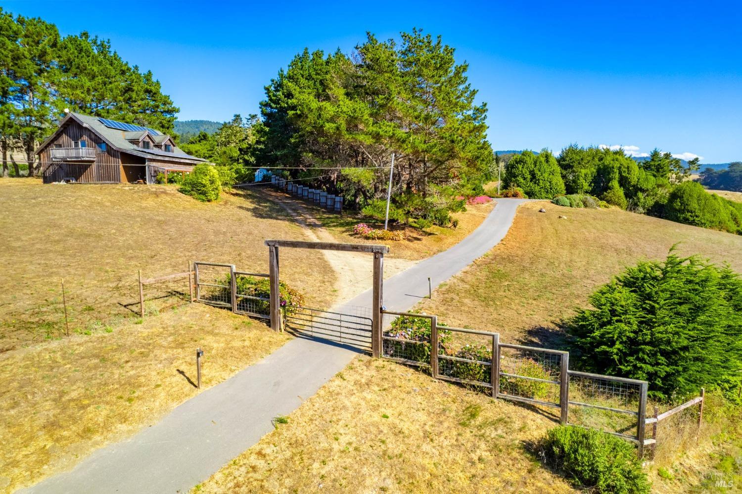 43500 Crispin Road Manchester CA 95459