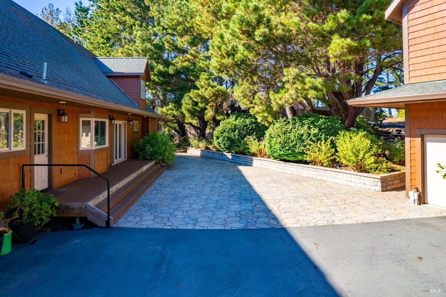 43500 Crispin Road Manchester CA 95459