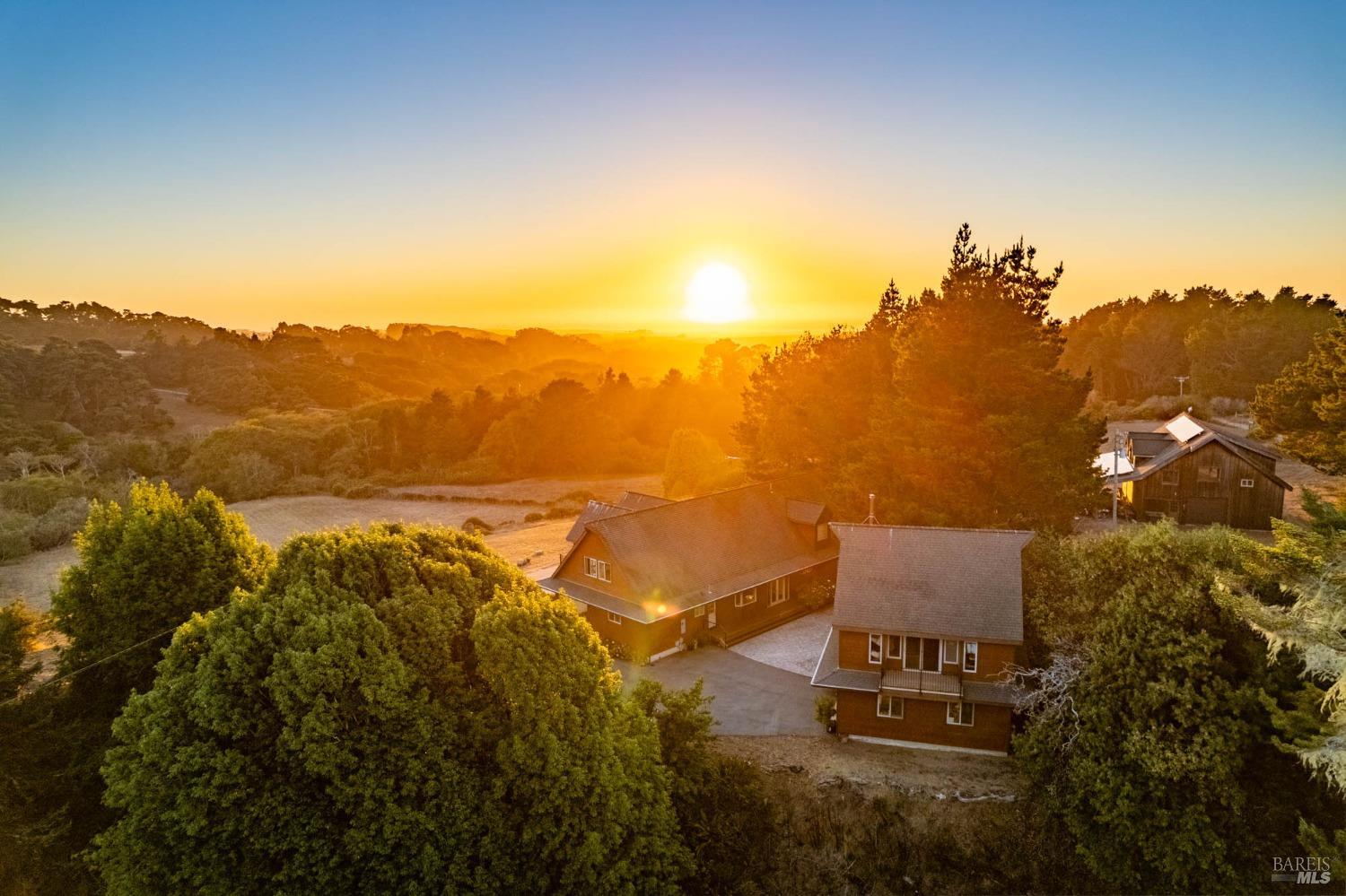 43500 Crispin Road Manchester CA 95459