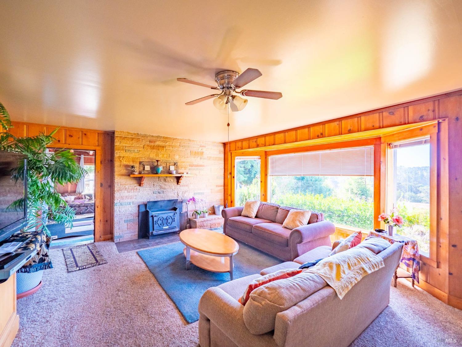43500 Crispin Road Manchester CA 95459