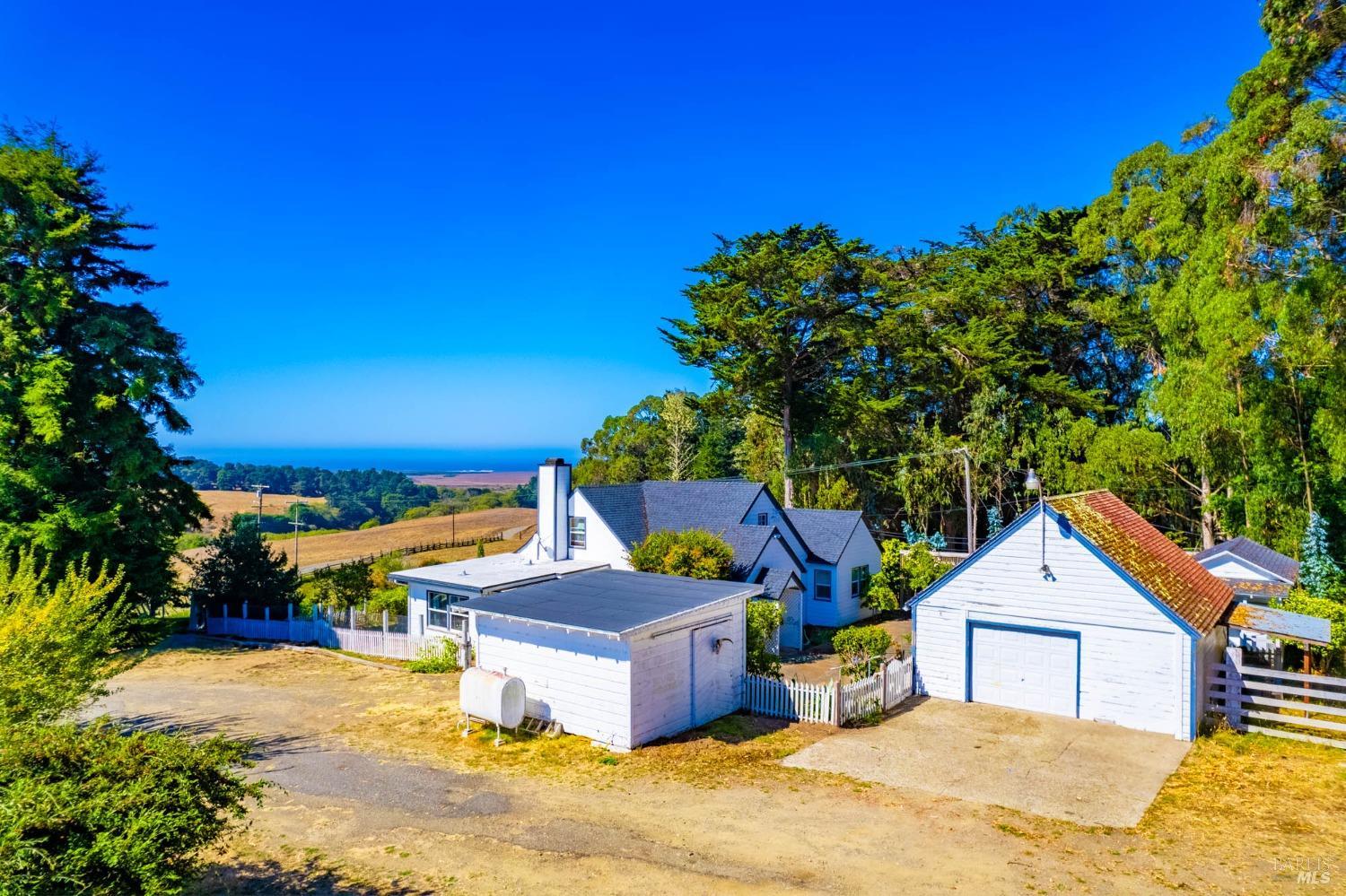 43500 Crispin Road Manchester CA 95459