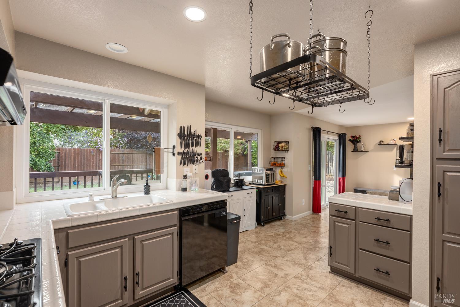 927 Arbor Oaks Drive Vacaville CA 95687