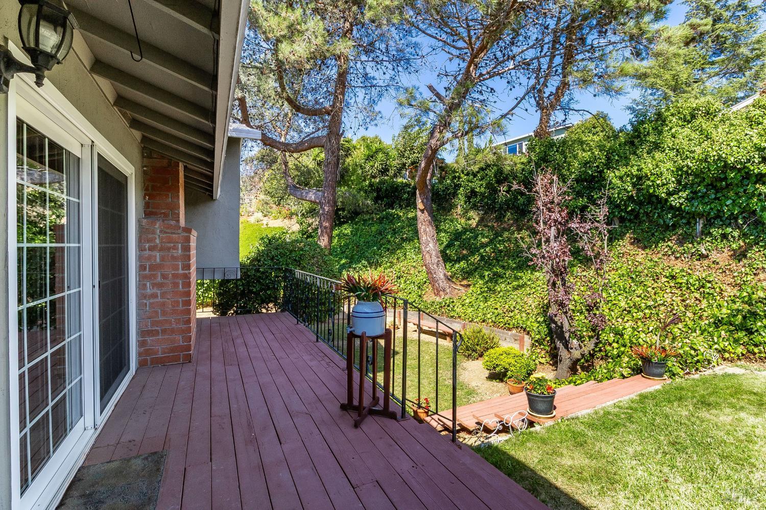 131 White Chapel Drive Benicia CA 94510
