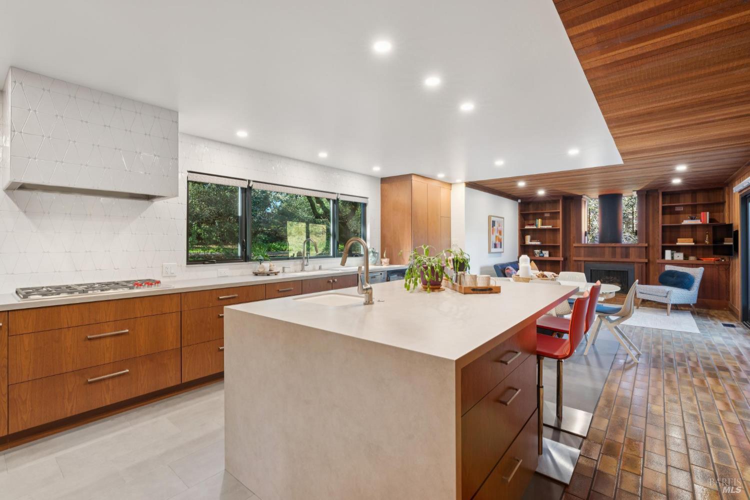 14 Oak Grove Way Napa CA 94559