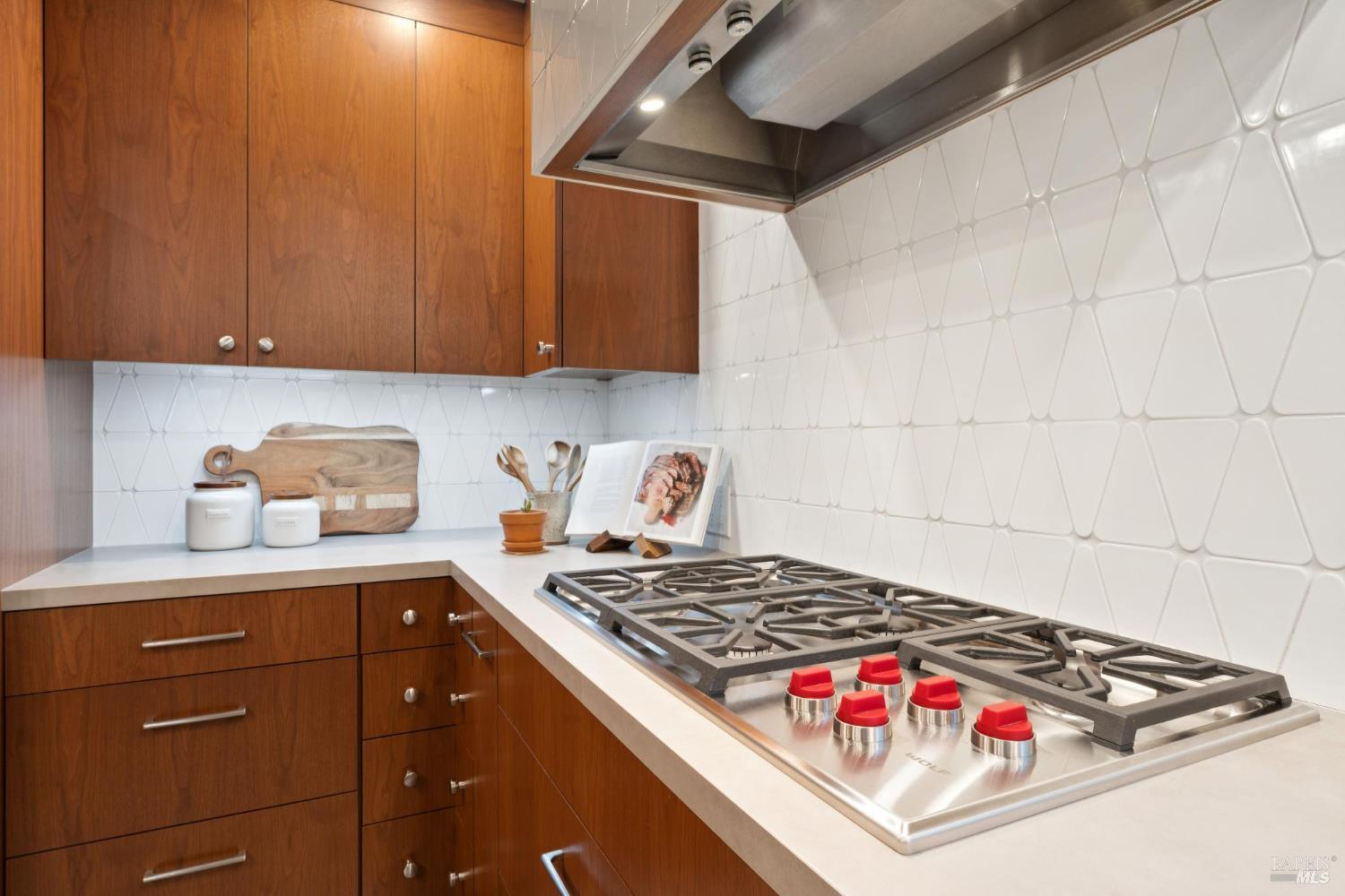 14 Oak Grove Way Napa CA 94559
