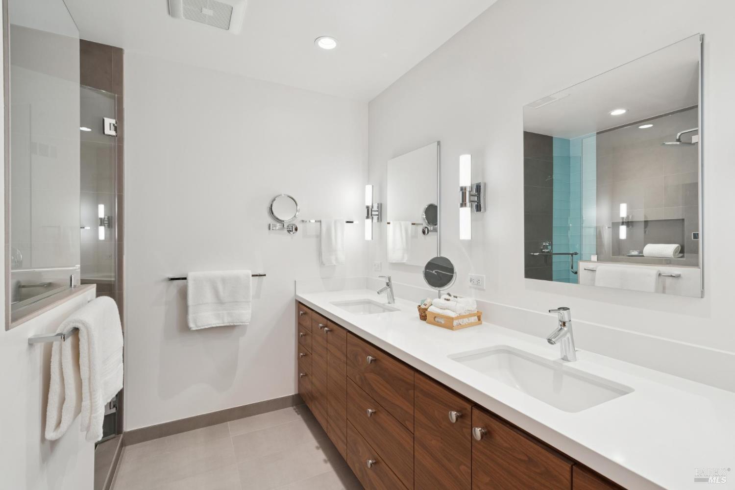 14 Oak Grove Way Napa CA 94559