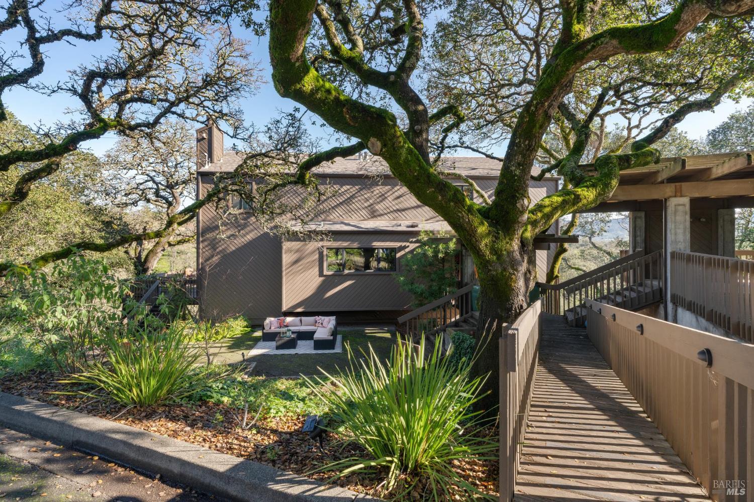14 Oak Grove Way Napa CA 94559