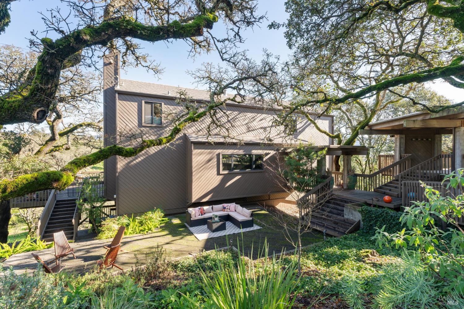 14 Oak Grove Way Napa CA 94559