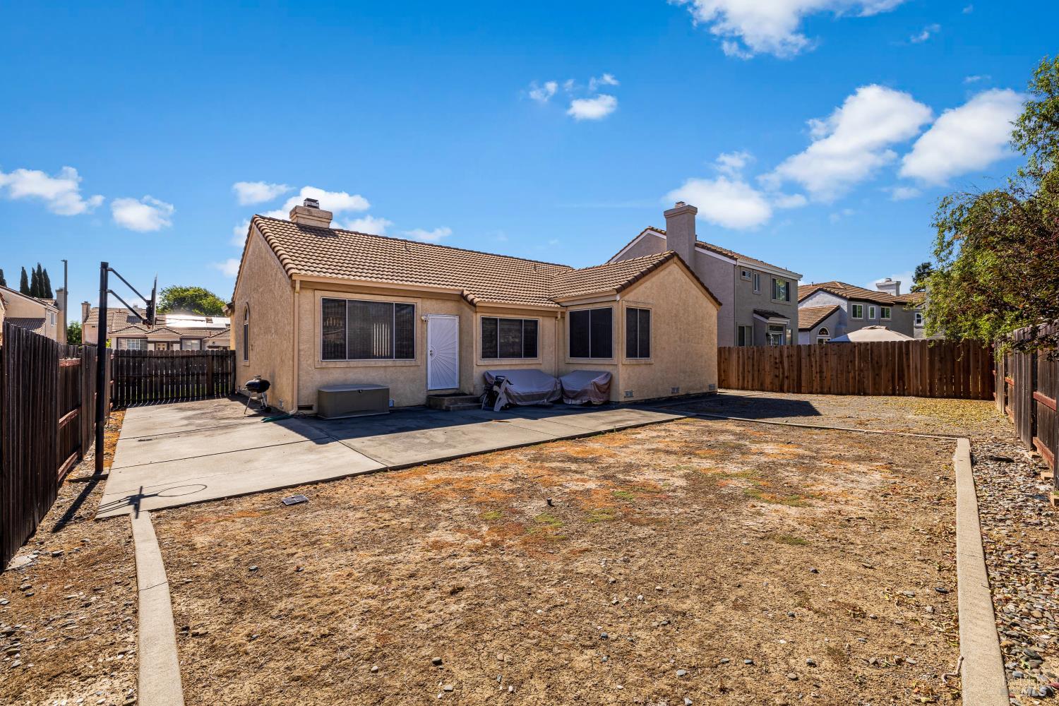 370 Engell Court Suisun City CA 94585