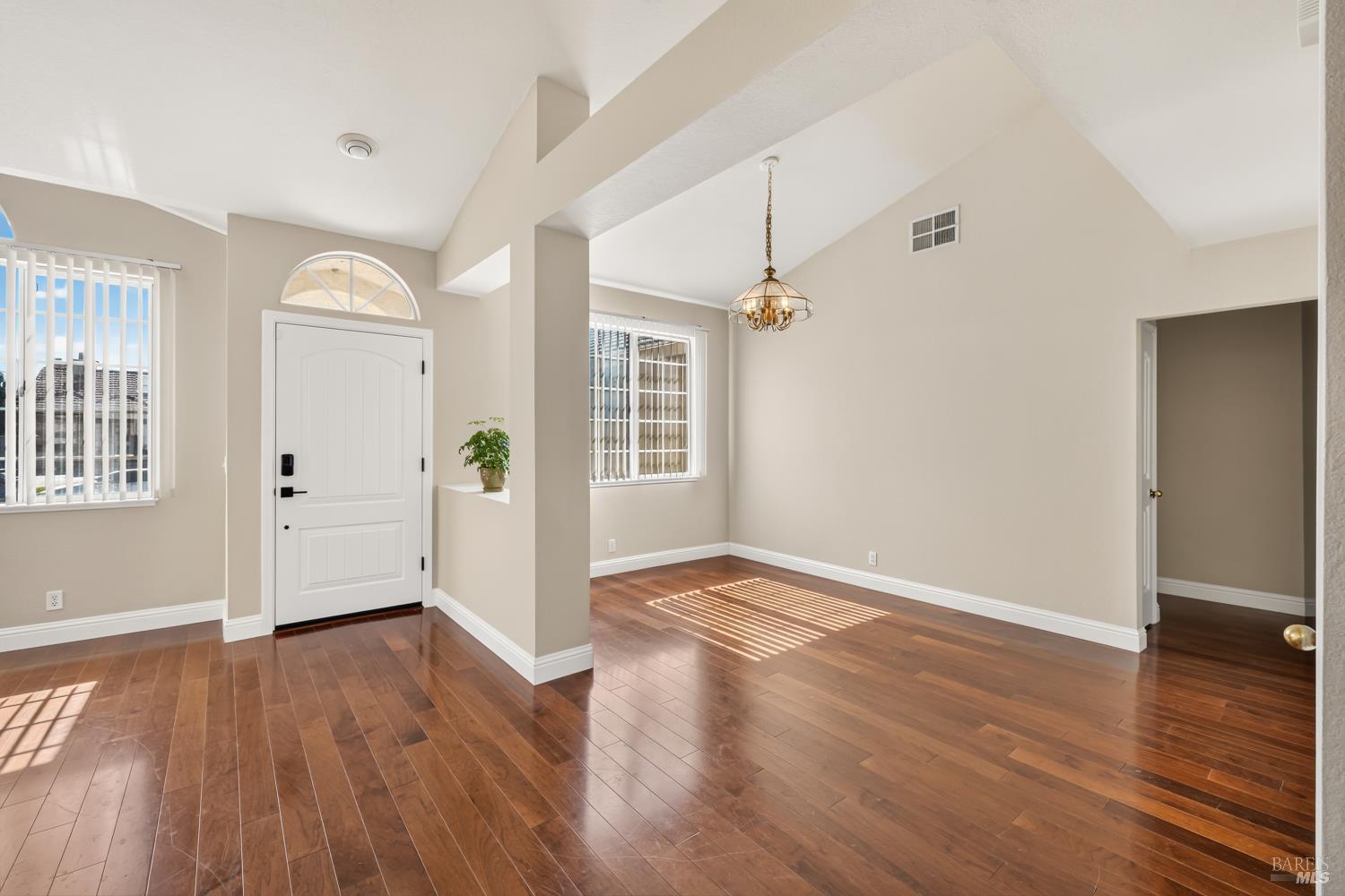 370 Engell Court Suisun City CA 94585