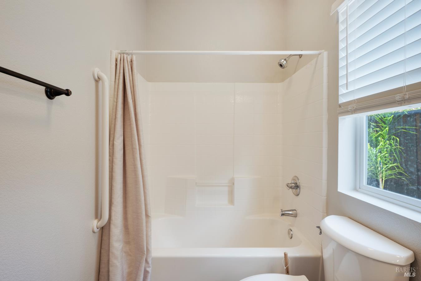 308 Ranch House Drive Cloverdale CA 95425