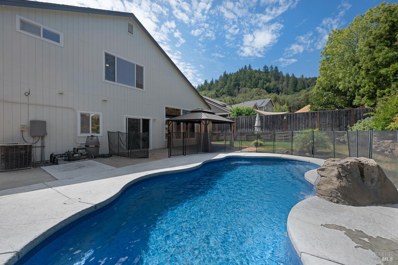308 Ranch House Drive Cloverdale CA 95425