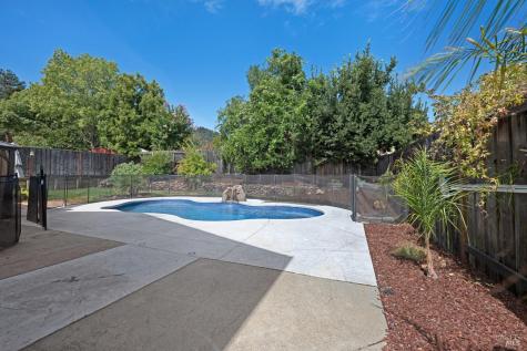 308 Ranch House Drive Cloverdale CA 95425