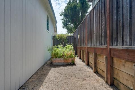 308 Ranch House Drive Cloverdale CA 95425