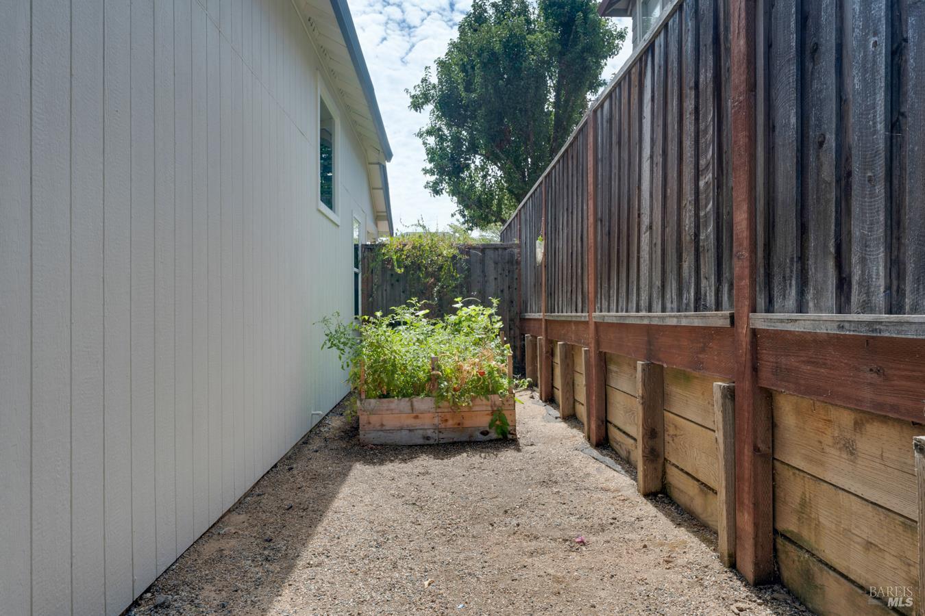 308 Ranch House Drive Cloverdale CA 95425