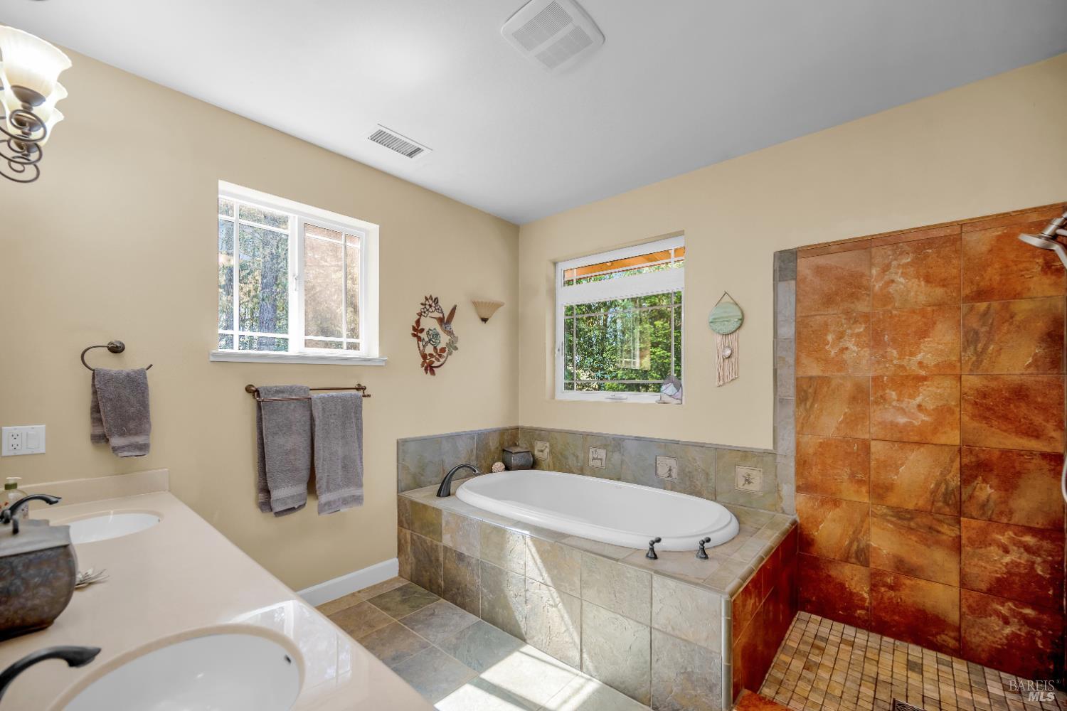 3970 Canyon Road Willits CA 95490