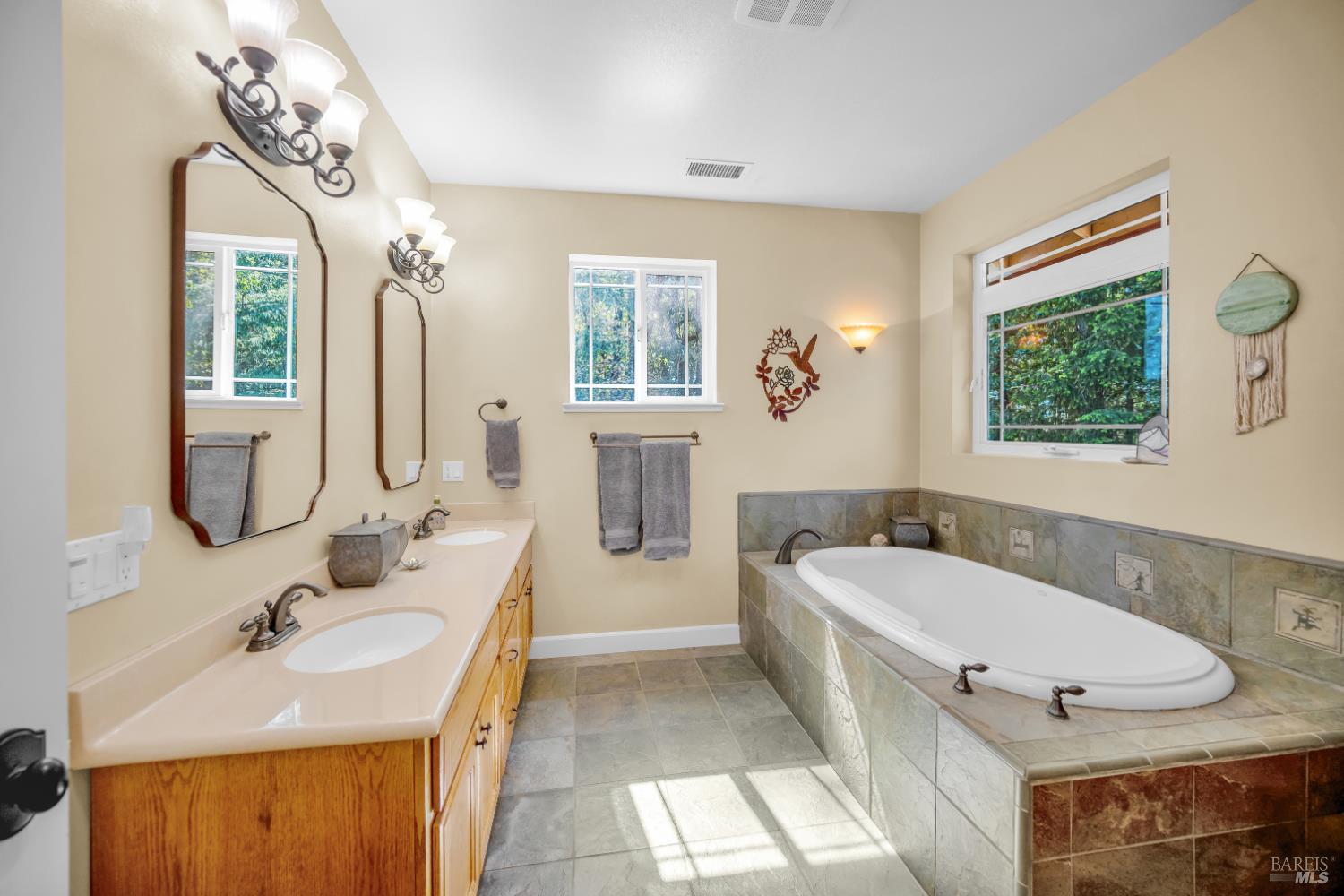 3970 Canyon Road Willits CA 95490