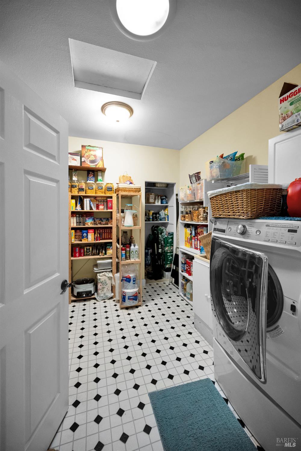 3970 Canyon Road Willits CA 95490