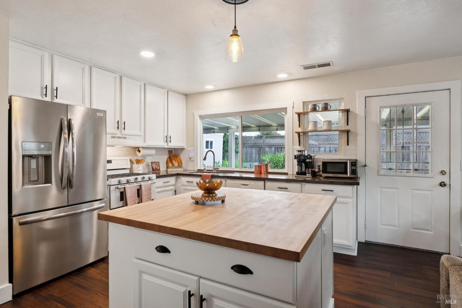 7187 Circle Drive Rohnert Park CA 94928