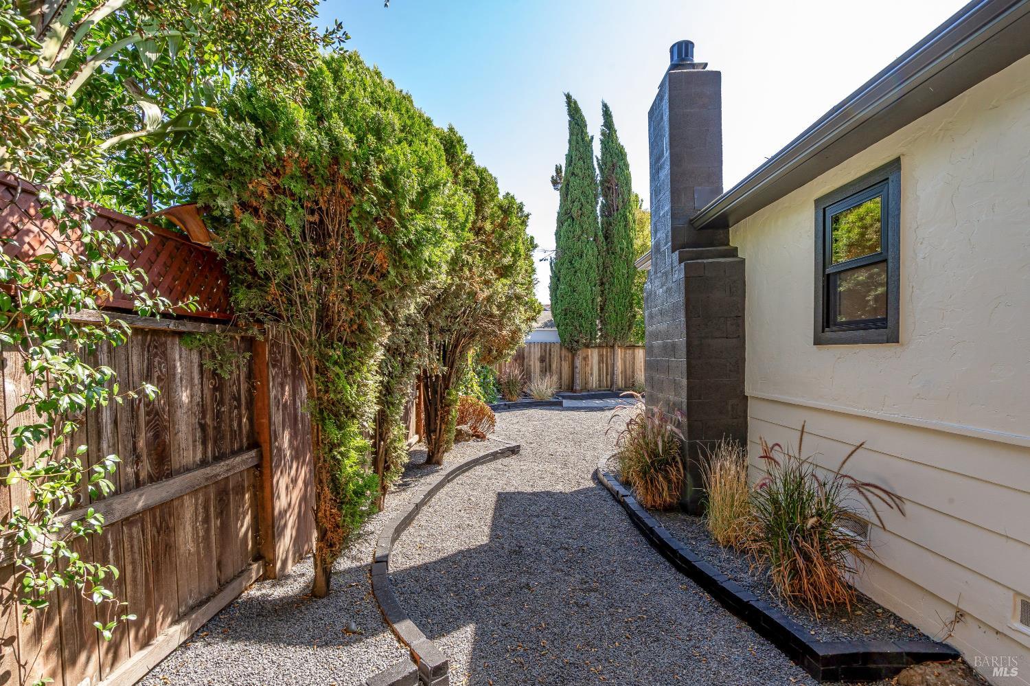2112 Berkeley Drive Santa Rosa CA 95401