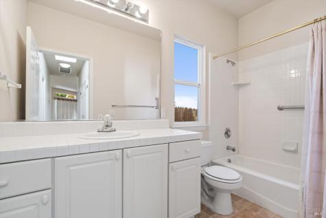 602 Deerfield Lane Petaluma CA 94952