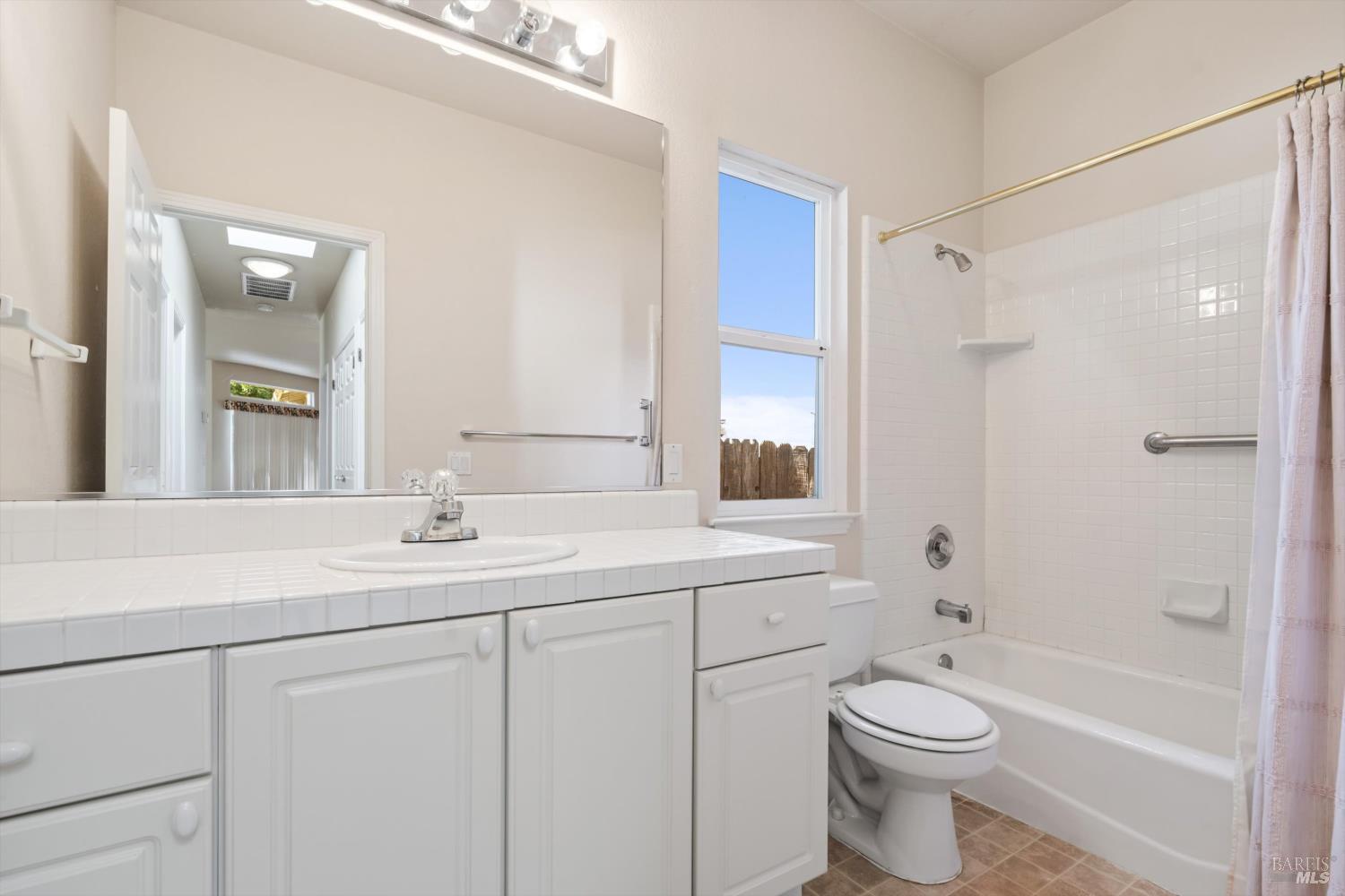 602 Deerfield Lane Petaluma CA 94952