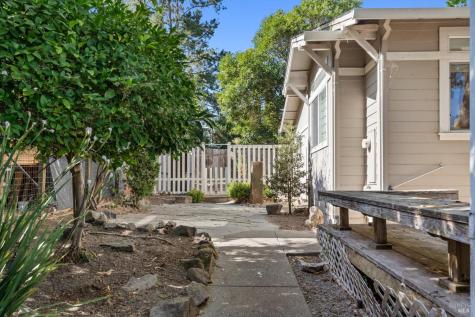 602 Deerfield Lane Petaluma CA 94952