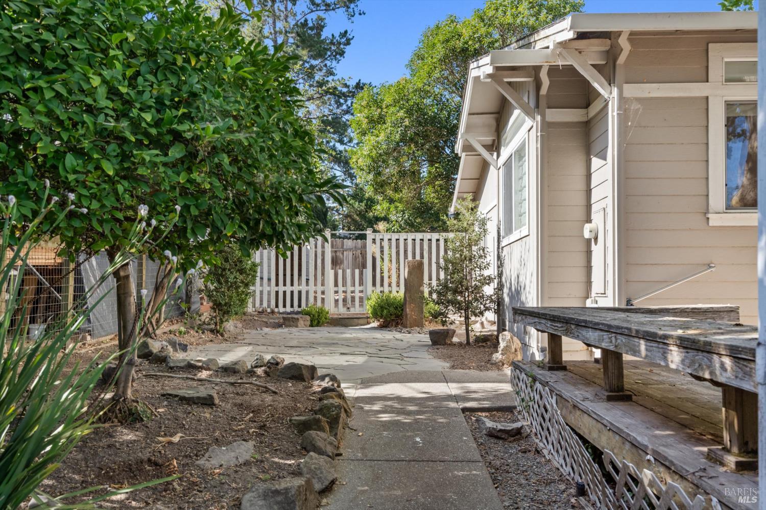 602 Deerfield Lane Petaluma CA 94952
