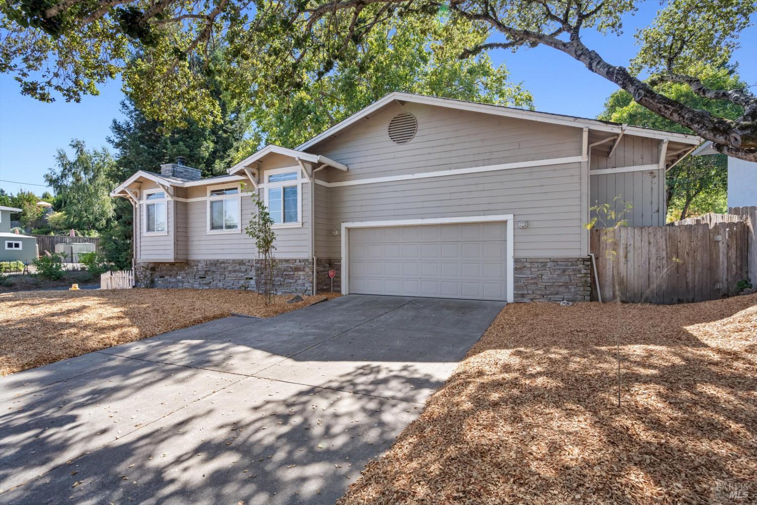 602 Deerfield Lane Petaluma CA 94952
