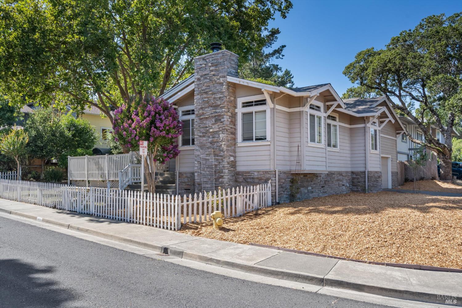 602 Deerfield Lane Petaluma CA 94952